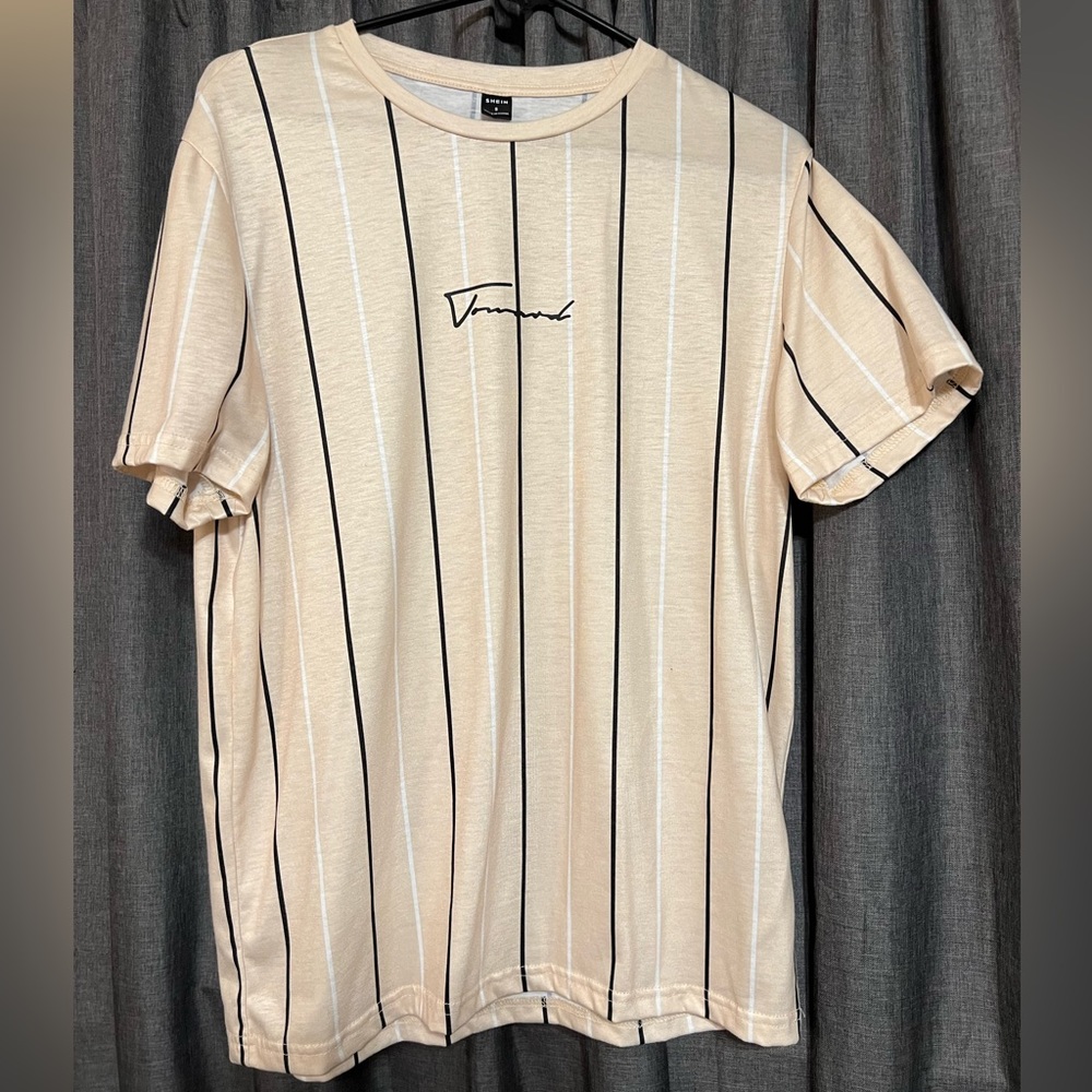 SHEIN T-Shirt